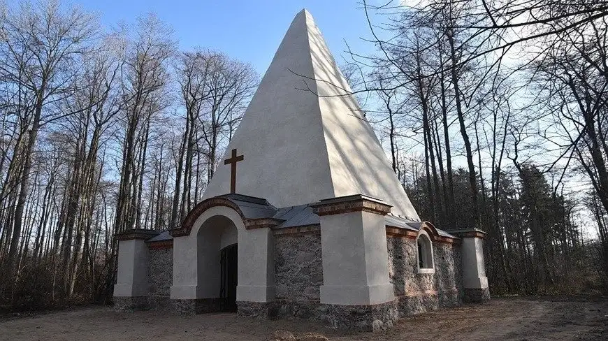 Szpiedzy, czarownica oraz piramida, czyli... tajemnicze miejsca Warmii i Mazur